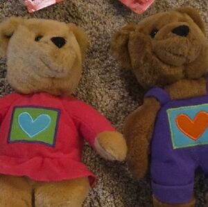 NWT Hallmark Kiss Kiss Teddy Bear Set with Heart Design